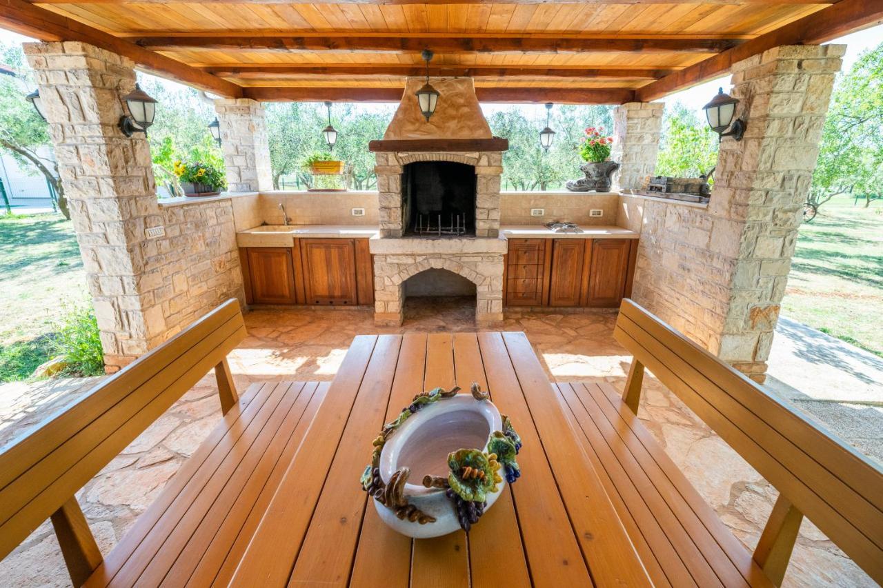 Вилла Casa Di Oliva Бртонигла Экстерьер фото