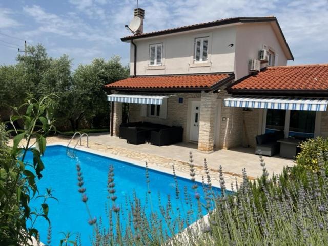 Вилла Casa Di Oliva Бртонигла Экстерьер фото